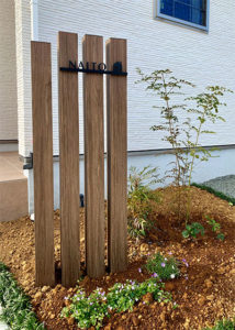 ステンレス切り文字表札ミバエ